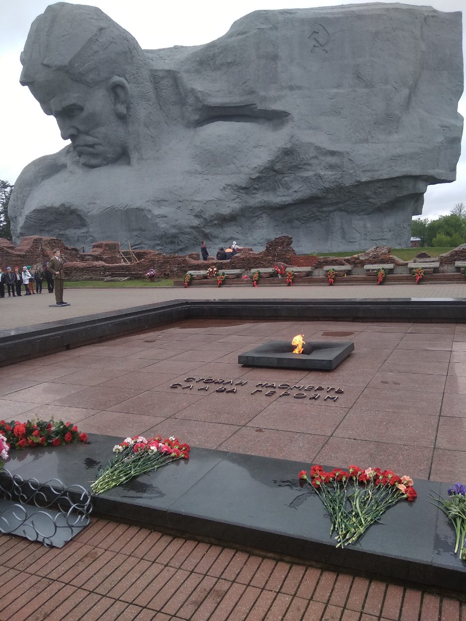 вечный огонь в брестской крепости